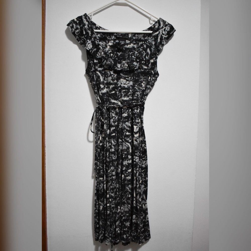 New York & Company stretch dress